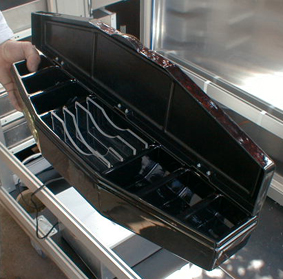 tiefgezogene Kasse des Ben & Jerry&acute;s Eis-Verkaufswagens